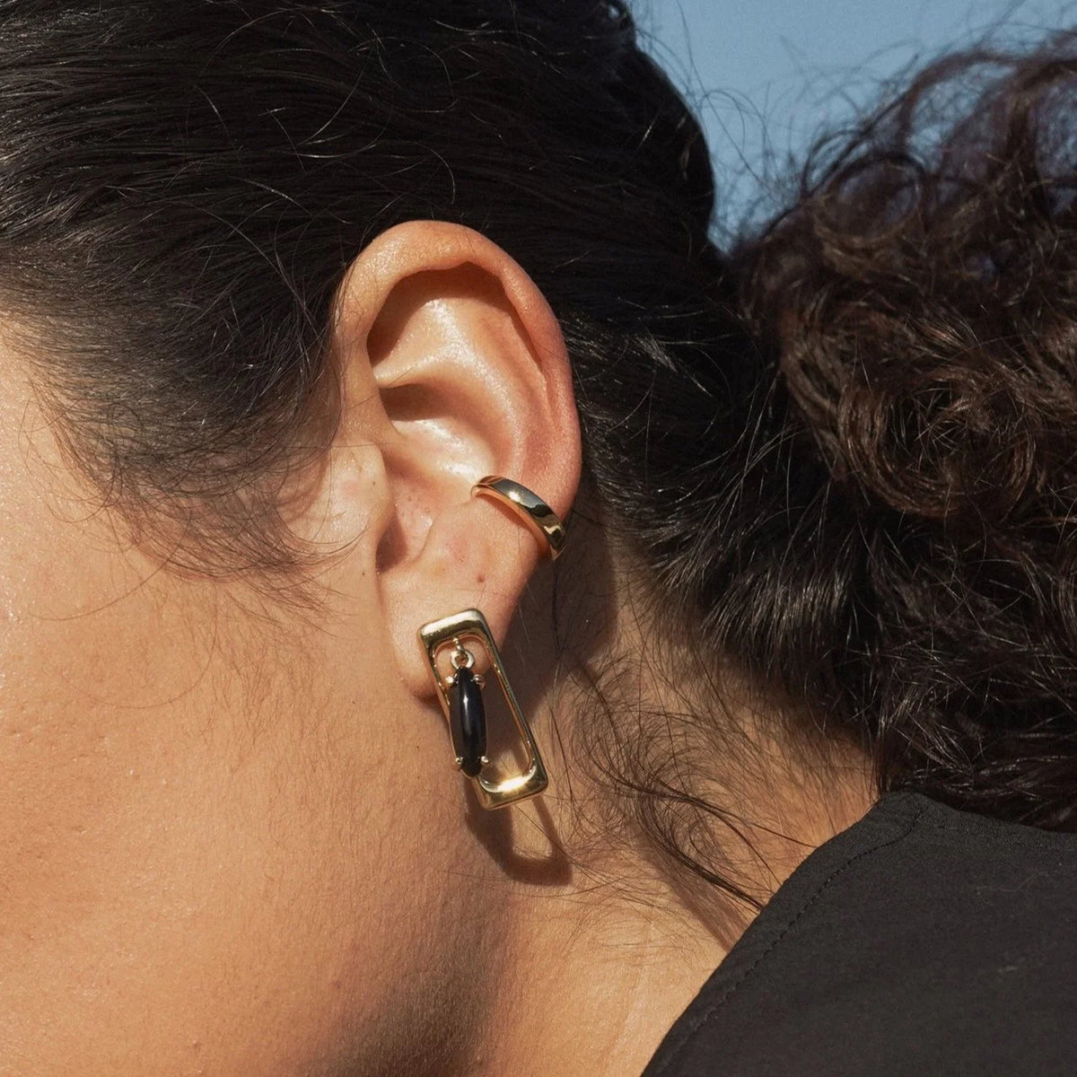 Round ear cuff