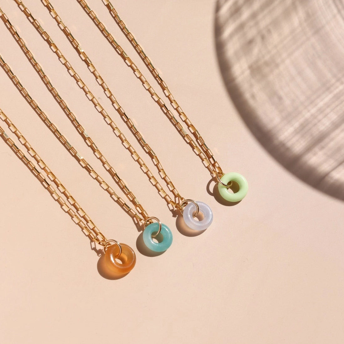 Full circle pendant