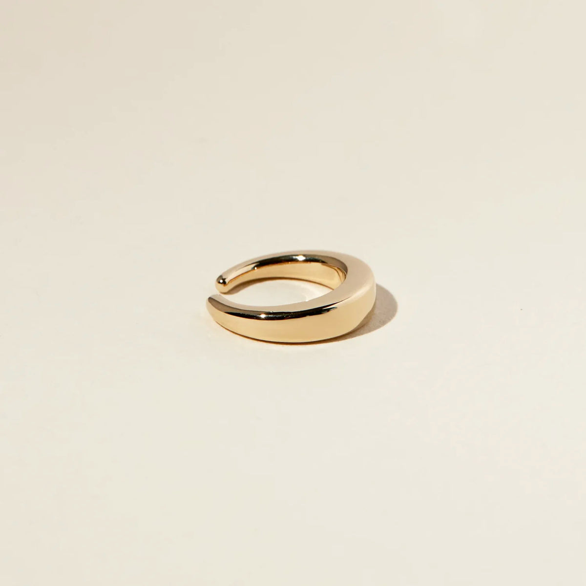 Round ear cuff