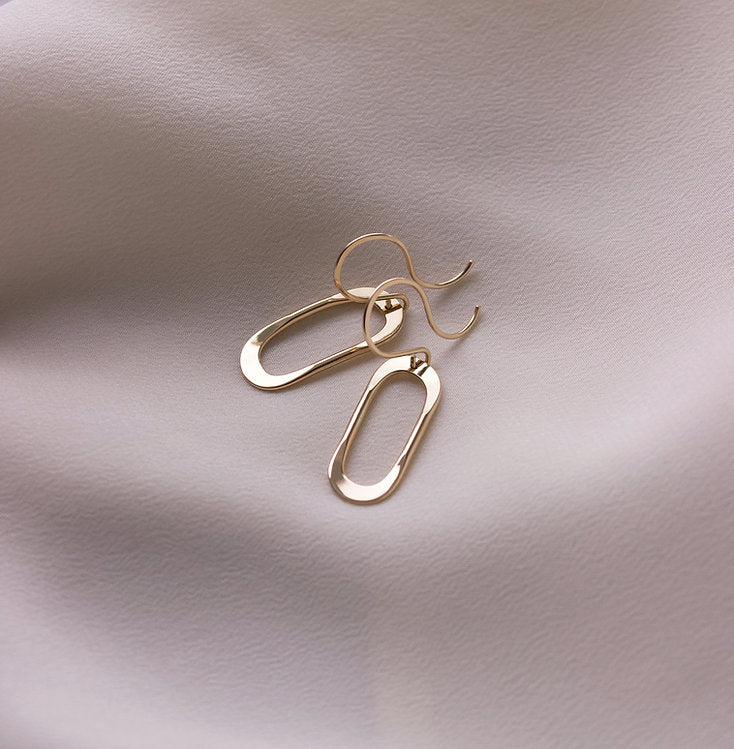 Soft oval earrings